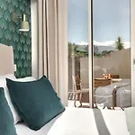 & Les Mouettes Hotel